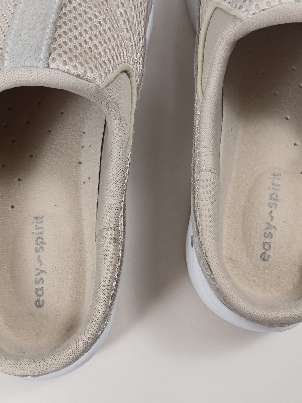 Easy Spirit Women's 8W Beige Slip-On Mules Walking Comfort Shoes - Picture 5 of 7